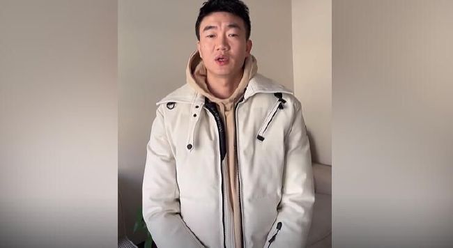 而当面对“中文台词”的表演时，本·维特利导演在此前的采访中曾表示，“有点担心自己不熟悉的台词表达，会影响对于演员表演的判断”